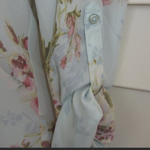 ⭐️Kut from the Kloth,Lightweight Cream Floral Button-Front Top,Perfect w/ Shorts - Picture 4 of 11